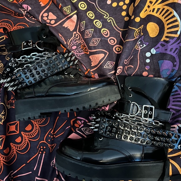 Dolls Kill Shoes - MOVING SALE CURRENT MOOD COMBAT BOOTS 8 EUC